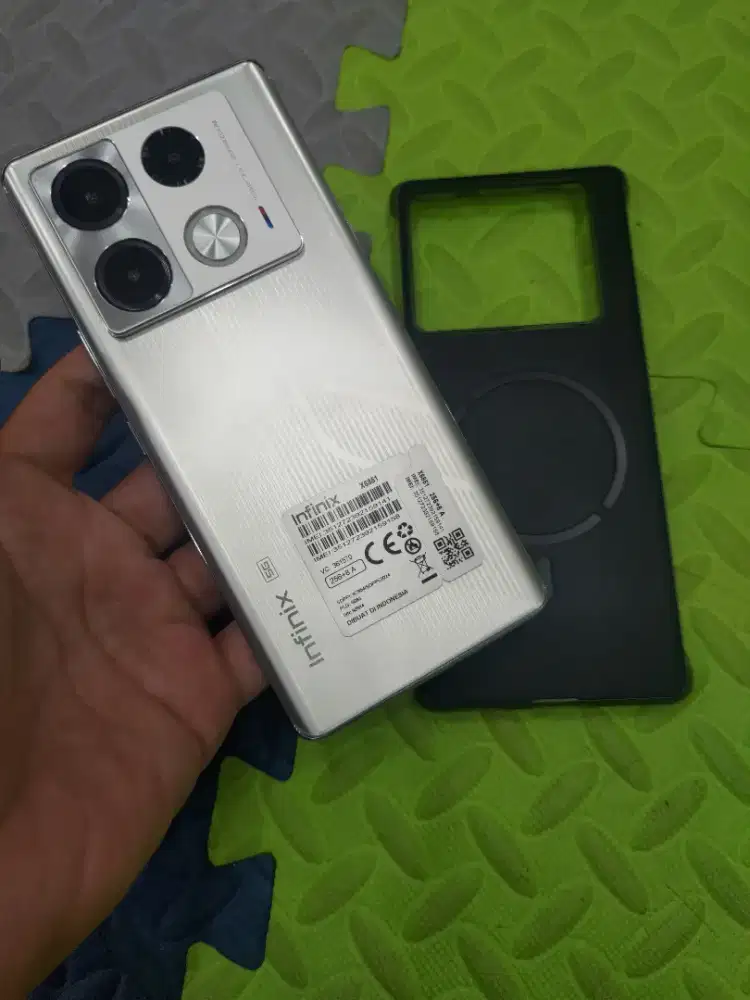 Infinix note 40 pro 5g 8/256 like New garansi januari 2026 taun depan