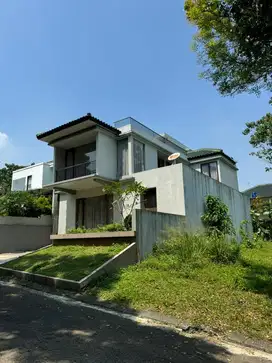 Rumah konsep Villa Di sentul City