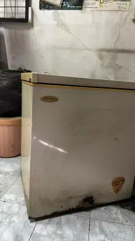 Freezer Bekas ..