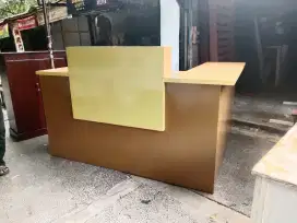 Meja kasir resepsionis