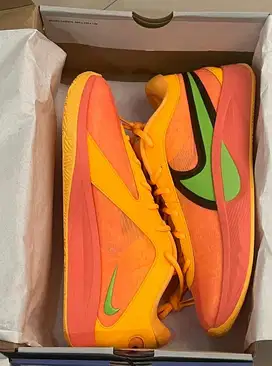 sepatu basket nike giannis freak 6 Halloween size eur44 us10 new/baru