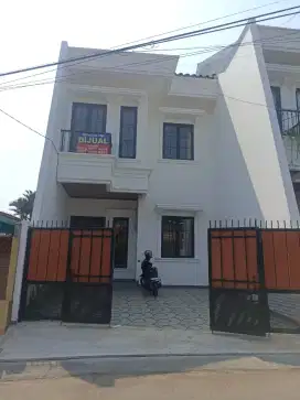 Jual Rumah SHM Akses 2mobil dekat Jatiwaringin