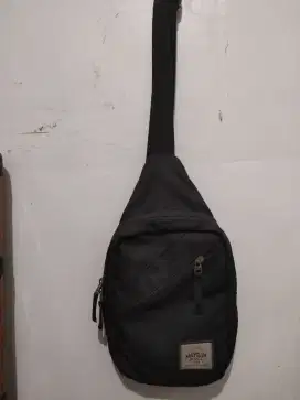 Tas Selempang Hitam