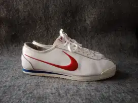 Sepatu nike courtez size 44 (fre kaos kaki)