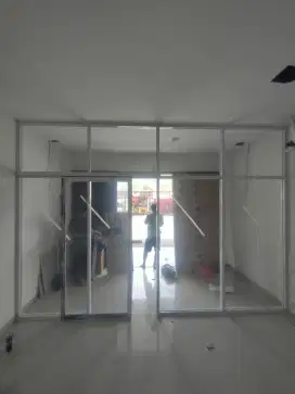 Partisi dan kusen aluminium