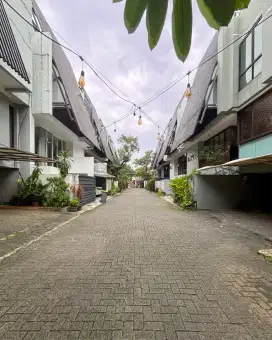Dijual rumah semi furnish siap huni bangka Kemang, semi furnish