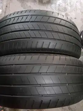Bridgestone alenza 245 50 R19