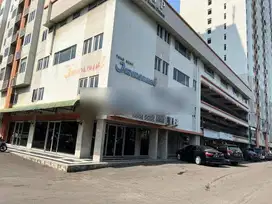 Ruko 3 lantai di lokasi premium, luas dan fungsional dengan kapasitas