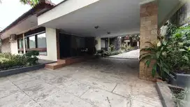 Rumah luas SHM swimming pool hunian/usaha di kemang JakSel CL 185
