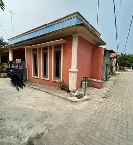 jual rumah depan kampus hook beserta isi nya tinggal bawa baju