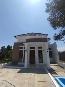 Rumah elegant dekat jalan nasional hanya 700 m
