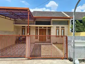Di jual rumah siap huni di kawasan perumahan antapani