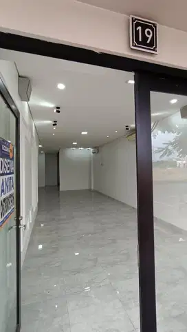 Dijual Cepat Ruko Paling Bagus 3 lantai di Lavon Swancity