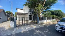 Rumah luas siap huni di condongcatur