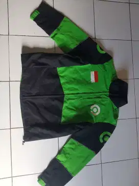 Jaket hijau ukuran XL