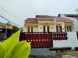 JUAL RUMAH SIAP HUNI LT 70 MINIMALIS DI PERUMAHAN DUKUH ZAMRUD BEKASI