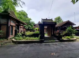 Villa murah, etnik, ada Joglonya di Minggir Sleman