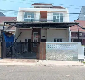 Dijual Rumah Minimalis Modern 2.5Lantai Ketintang Madya Surabaya