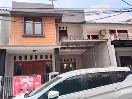 DIJUAL RUMAH MINIMALIS SIAP HUNI DI KOMPLEK RAWAMANGUN JAKARTA TIMUR