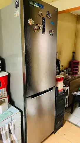 Jual kulkas Aqua tinggi