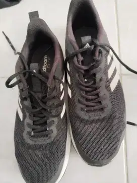 Sepatu lari Adidas fluidstreet hitam putih IF8650