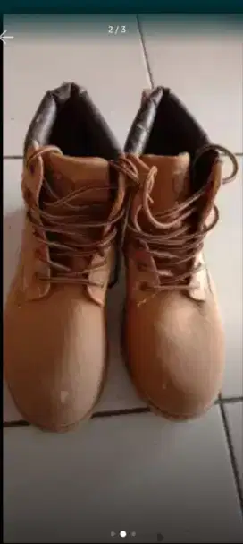 sepatu kulit warna coklat khusus untuk pria kualitas kulit meletek