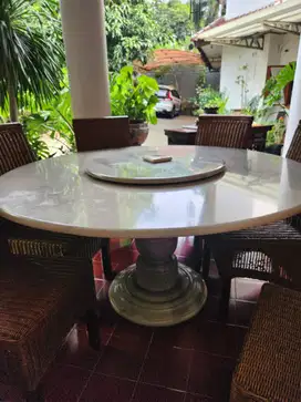 MEJA TERBUAT DARI MARMER