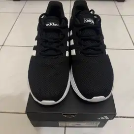 Sepatu Adidas Questar Flow NXT Size 42 2/3