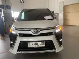 Toyota VOXY 2.0  AT 2018 Putih DP Minim - B2404UKG