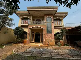 Dijual Rumah 7 Kamar Tidur di Cijantung Jakarta Timur Bebas Banjir