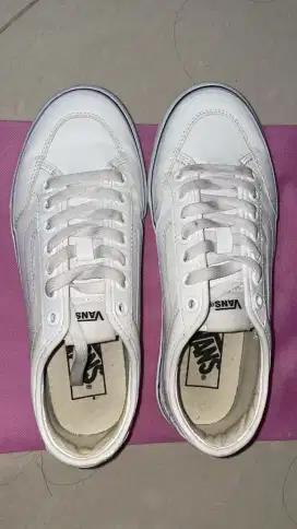 JUAL SEPATU VANS
