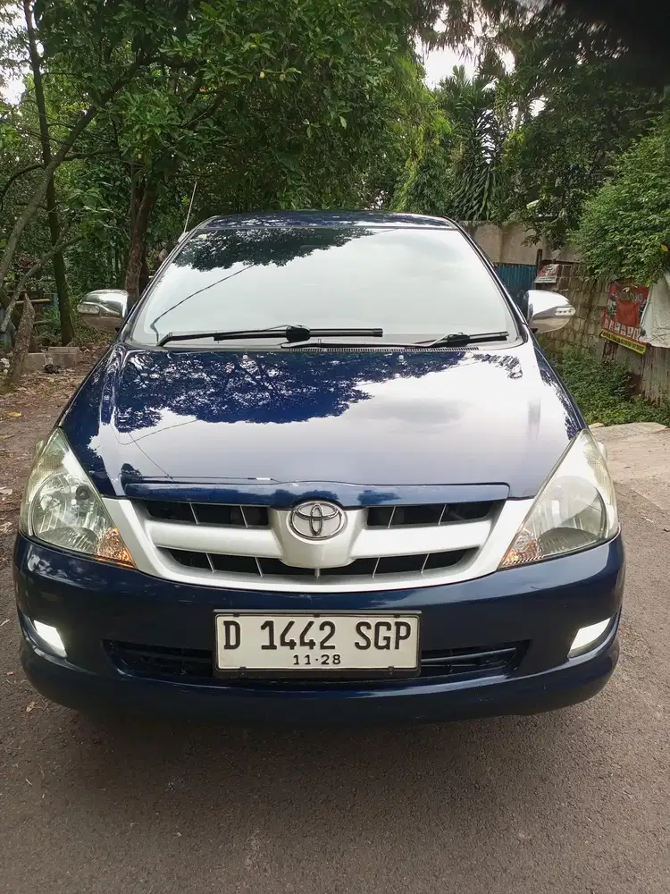 Toyota Kijang Innova 2005 Bensin