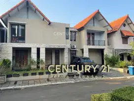 Dijual Rumah Mewah Ada Swimming Pool HW11496