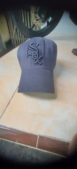 Topi mlb logo sox