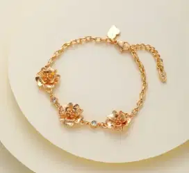 GELANG TITANIUM EMAS MODEL RANTAI TIGA BUNGA