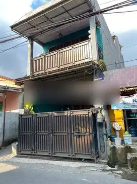 Rumah 2,5 Lantai, Dekat Jalan Raya, Murah Meriah di Tajur