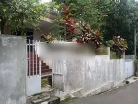 Rumah di Komplek Dg Tanah Luas, Banyak Kamar