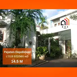 Rumah cantik & asri di Pejaten dekat jalan raya
