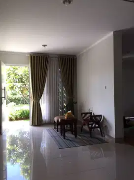 Dijual Rumah 2 in 1 minimalis di cluster Dayana Sumarecon Bandung