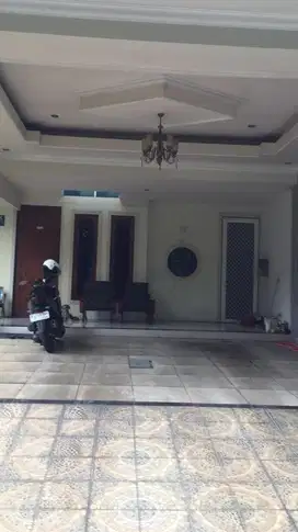 Rumah Citra Gran Cibubur depan taman