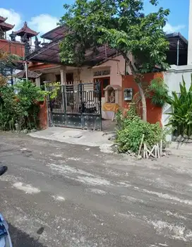 DIJUAL RUMAH LANTAI 1 LOKASI KESIMAN KERTALANGU