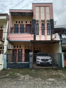 Rumah second 2 lantai sktr Boulevard dan pengayoman MALL DIAMOND