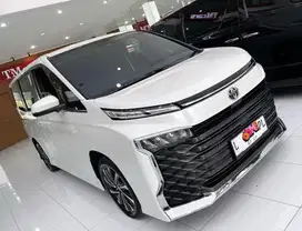 VOXY 2.0 AUTOMATIC 2022.Km 44 RIBU