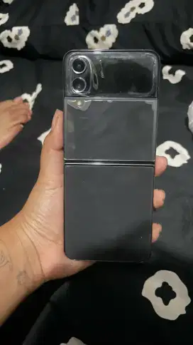 Samsung Galaxy flip 4
