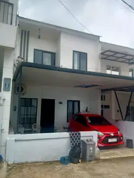 Rumah dekat dengan tempat ibadah Alexander Lakeside Termurah