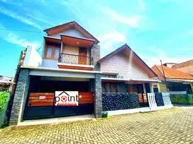 Rumah mewah di dekat serabi notosuman solo kota