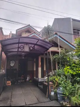 Dijual murah rumah siap huni di Pesona khayangan , Depok