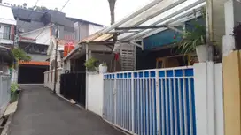 Rumah Cantik 2 Lantai Terawat Baik Di Tebet Barat 5 Menit Jalan Kaki