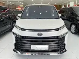 Toyota Voxy 2.0 Bensin Automatic 2022 Super Istimewa