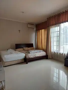 Rumah klasik 3 lt bagus siap huni